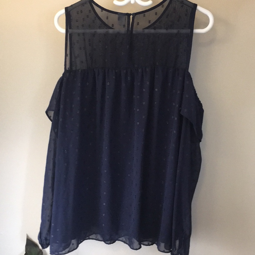 Off-the-Shoulder Blouse - Picture 5 of 6